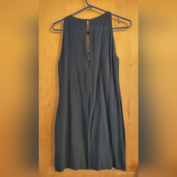 👗 Le Chateau small black skeleton decorated dress - Picture 4 of 9